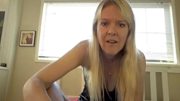 Smal Girl Milf