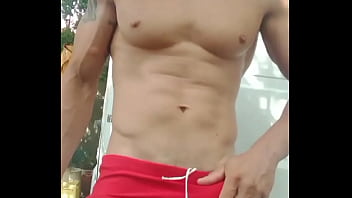 Mandi Tak Pakai Bra