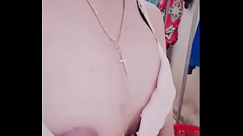 Incredible Cleavage Of Step Mom