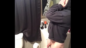 Mae Pissing