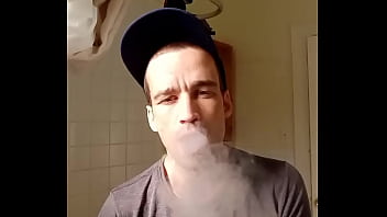 Pusse Eating Video