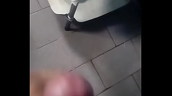 Busty Buond