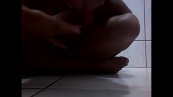 Feet Class Cumshot