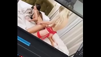 Femdom Shild