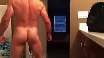 Seany Leaon