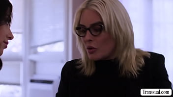 Hot French Dolores