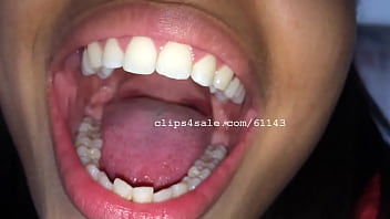 Uropen Gril Too Black Cocks