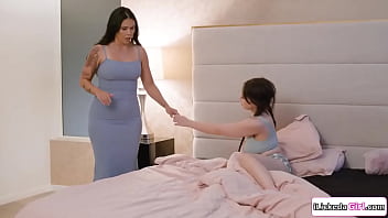 Milf Mia Lesbian