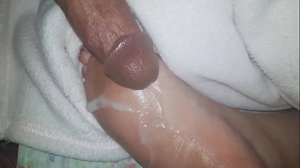 Sucking Mom Toes