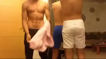 3 Adik Tiri
