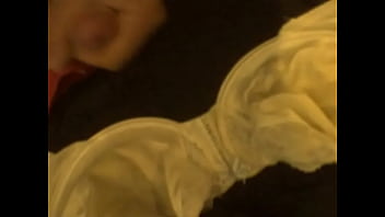 Ebonies Pissing