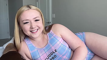 Seduces Mature Lesbian