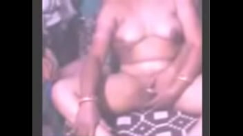 Bisex Mit Titten Lutschen