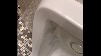 Mutre Masturbating