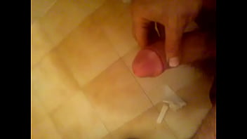 Yvonne Strahovski Cumshot