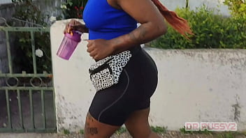 Busty Teen Erste Mal