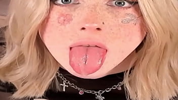 Blood Bloody Gril Pusy