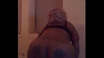 Mommy Strapon