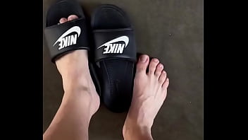 Cash Flat Tits
