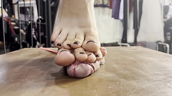 Ebony Red Long Toenail Fj