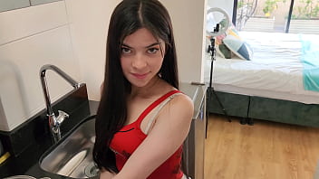 Mulher Cagando Na Calcinha