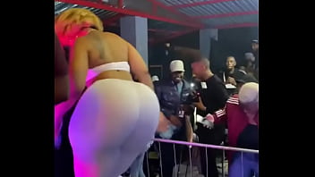 Porrnhub Touch My Body Challenge